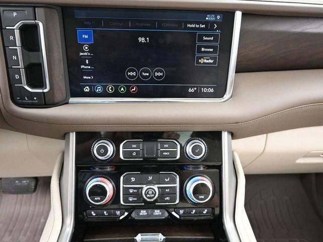 Photo of 2021 White Frost Tri-Coat GMC Yukon XL