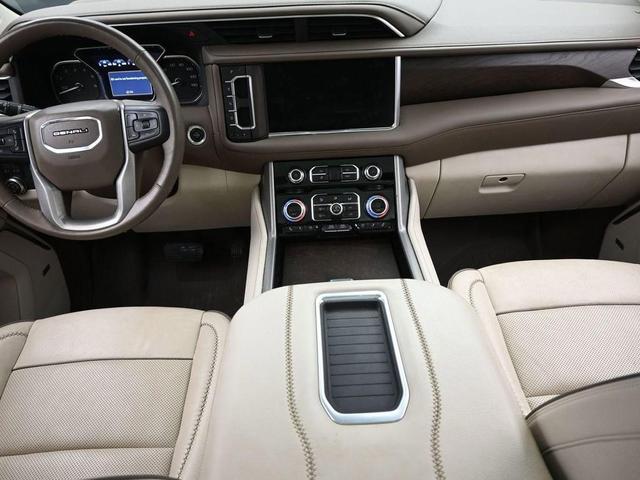 Photo of 2021 White Frost Tri-Coat GMC Yukon XL