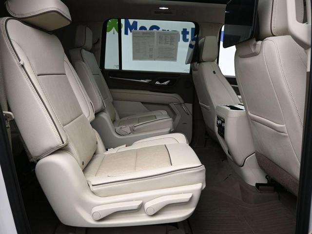 Photo of 2021 White Frost Tri-Coat GMC Yukon XL
