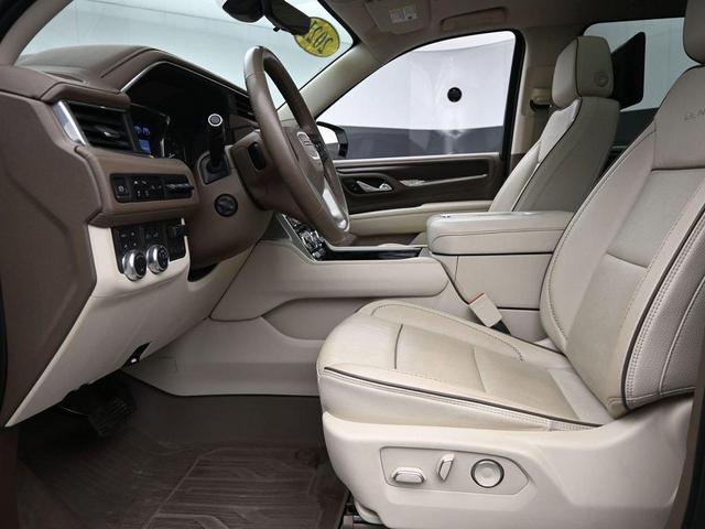 Photo of 2021 White Frost Tri-Coat GMC Yukon XL