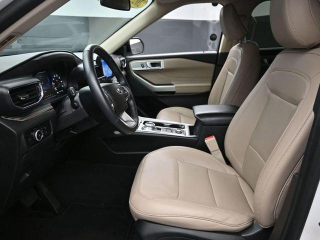 Photo of 2023 Oxford White Ford Explorer