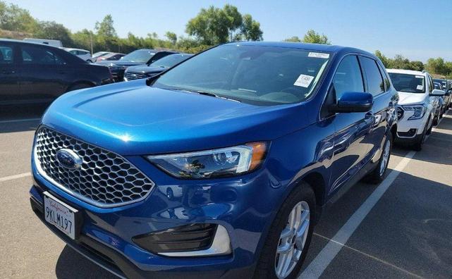 Photo of 2024 Blue Metallic Ford Edge
