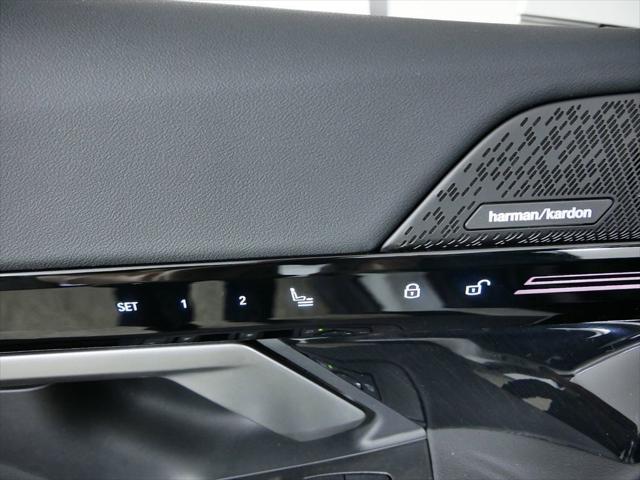 Photo of 2024 Mineral White Metallic BMW 530