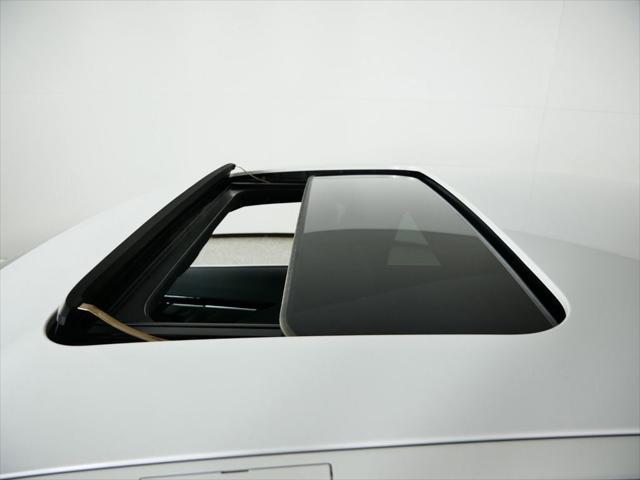 Photo of 2024 Mineral White Metallic BMW 530