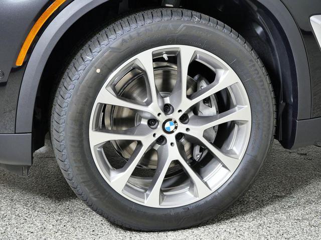 Photo of 2026 Black Sapphire Metallic BMW X5
