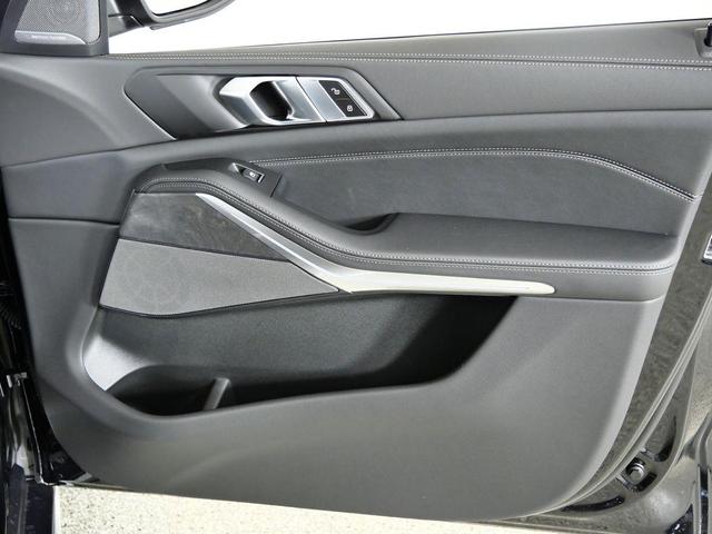 Photo of 2026 Black Sapphire Metallic BMW X5