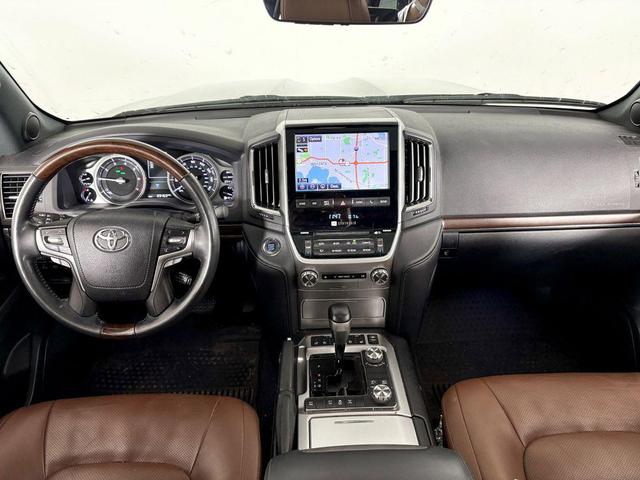 Photo of 2017 Midnight Black Metallic Toyota Land Cruiser