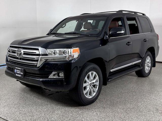 Photo of 2017 Midnight Black Metallic Toyota Land Cruiser