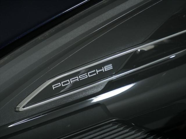 Photo of 2022 Night Blue Metallic Porsche Macan