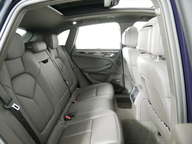 Photo of 2022 Night Blue Metallic Porsche Macan