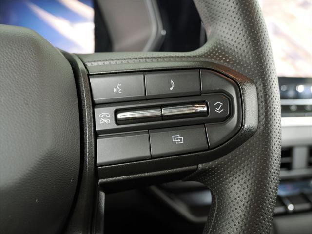 Photo of 2024 Summit White Chevrolet Colorado