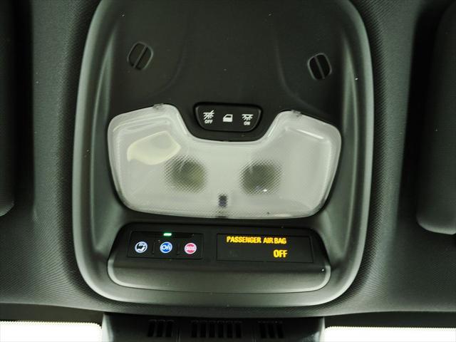 Photo of 2024 Summit White Chevrolet Colorado