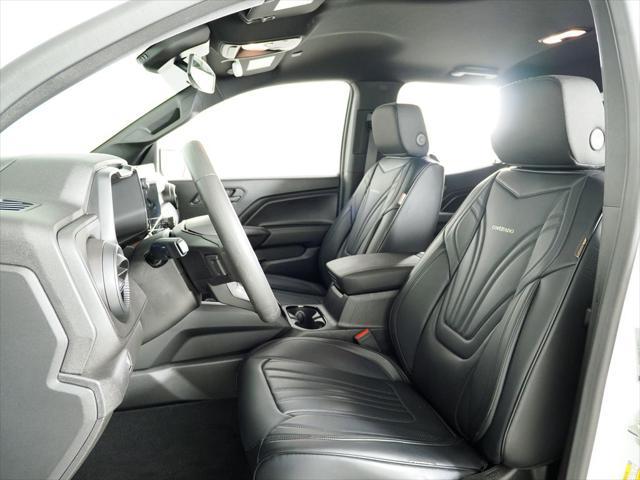 Photo of 2024 Summit White Chevrolet Colorado