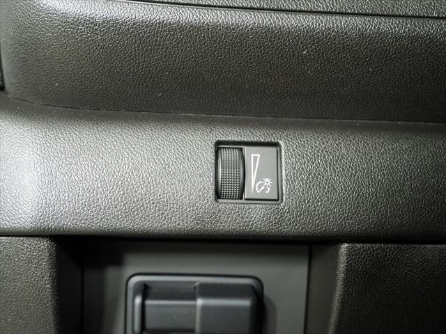 Photo of 2024 Summit White Chevrolet Colorado