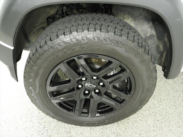 Photo of 2024 Summit White Chevrolet Colorado
