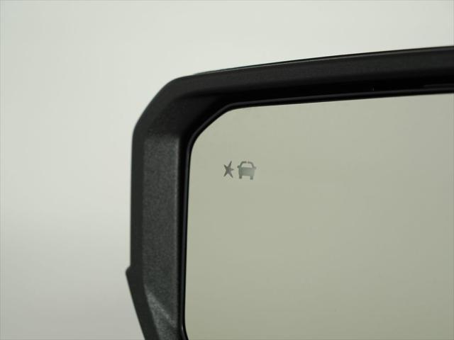 Photo of 2024 Summit White Chevrolet Colorado