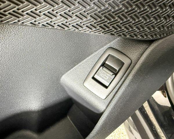 Photo of 2025 Black Sapphire Metallic BMW X2