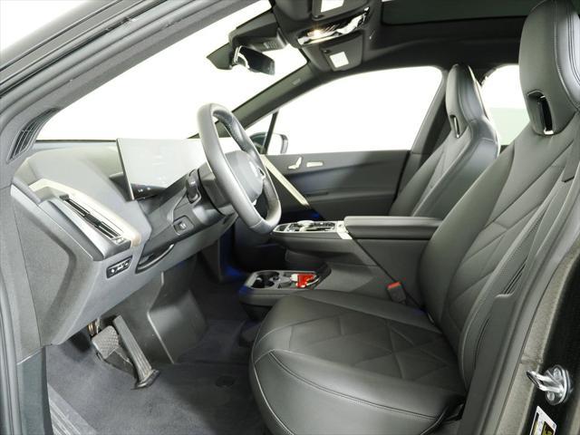 Photo of 2025 Black Sapphire Metallic BMW iX