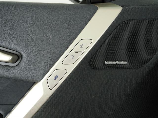 Photo of 2025 Black Sapphire Metallic BMW iX