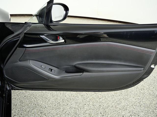 Photo of 2019 Jet Black Mica Mazda MX-5 Miata RF