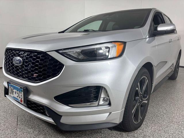 Photo of 2019 Ingot Silver Metallic Ford Edge