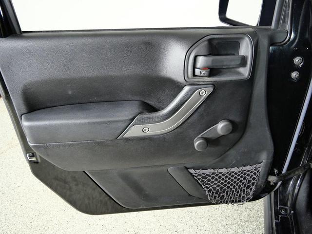 Photo of 2015 Black Clearcoat Jeep Wrangler