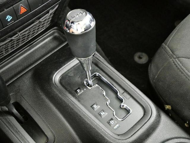 Photo of 2015 Black Clearcoat Jeep Wrangler