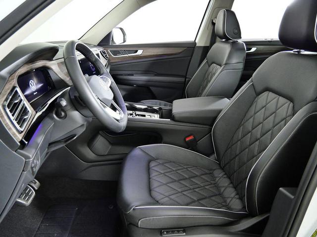 Photo of 2024 Opal White Volkswagen Atlas