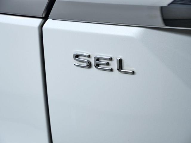 Photo of 2024 Opal White Volkswagen Atlas