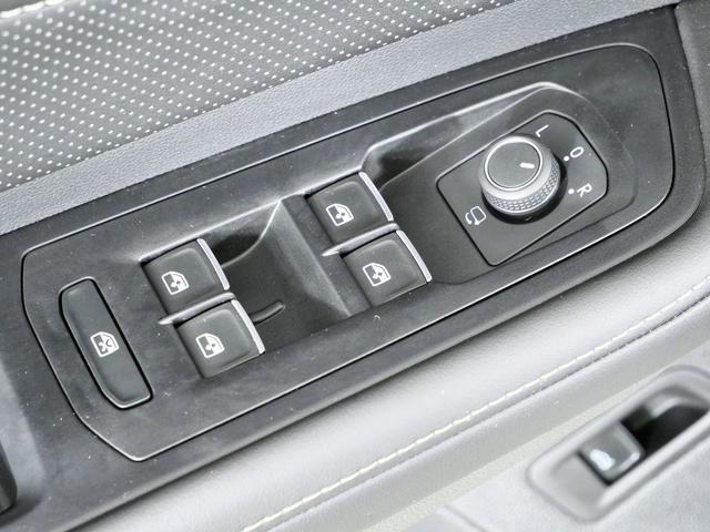 Photo of 2024 Opal White Volkswagen Atlas