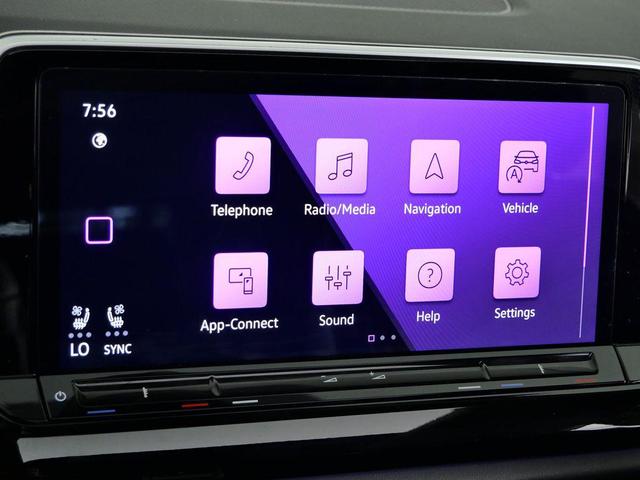 Photo of 2024 Opal White Volkswagen Atlas