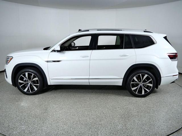 Photo of 2024 Opal White Volkswagen Atlas