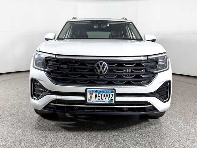 Photo of 2024 Opal White Volkswagen Atlas