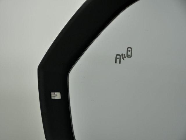 Photo of 2024 Opal White Volkswagen Atlas