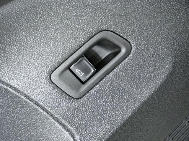 Photo of 2024 Opal White Volkswagen Atlas