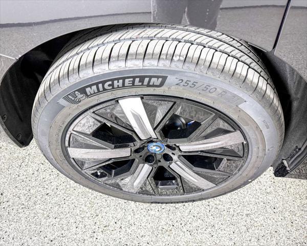 Photo of 2025 Dark Graphite Metallic BMW iX