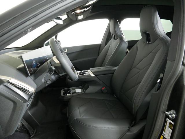 Photo of 2025 Black Sapphire Metallic BMW iX