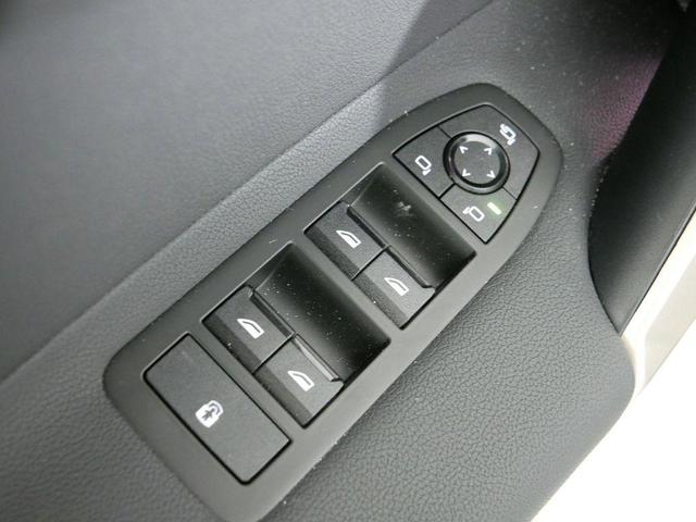 Photo of 2025 Black Sapphire Metallic BMW iX