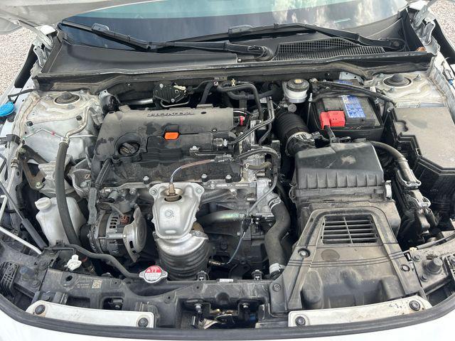 Photo of 2024 Platinum White Pearl Honda Civic