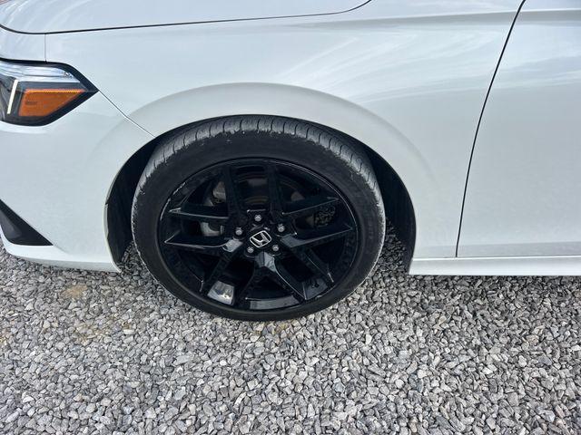 Photo of 2024 Platinum White Pearl Honda Civic