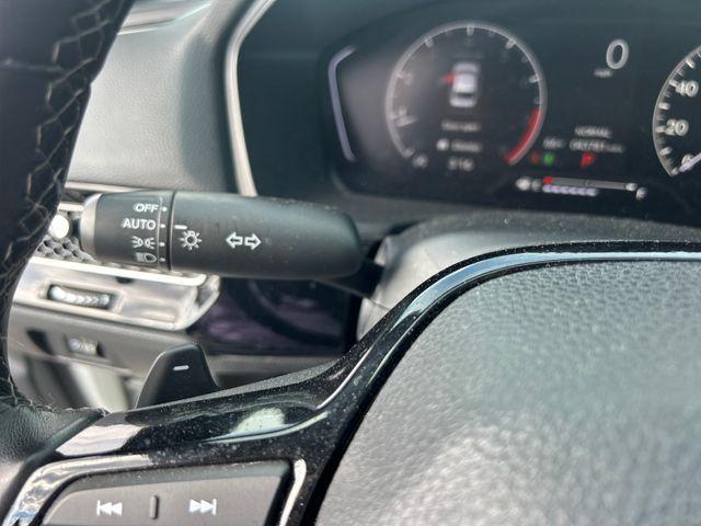 Photo of 2024 Platinum White Pearl Honda Civic
