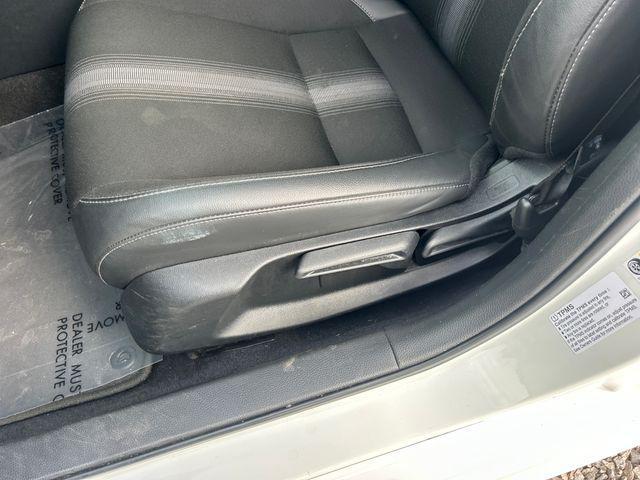 Photo of 2024 Platinum White Pearl Honda Civic