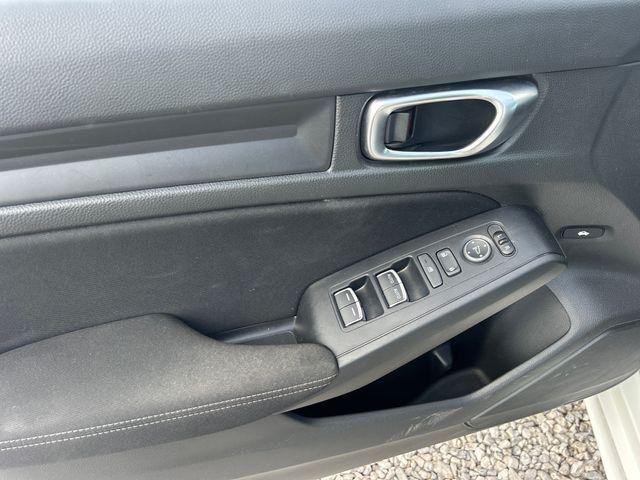 Photo of 2024 Platinum White Pearl Honda Civic