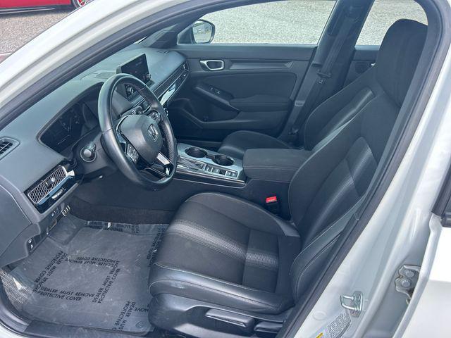 Photo of 2024 Platinum White Pearl Honda Civic