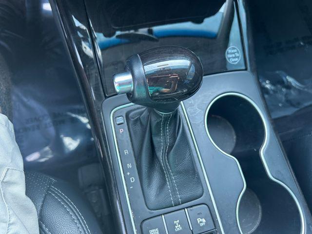 Photo of 2016 Titanium Silver Kia Sorento
