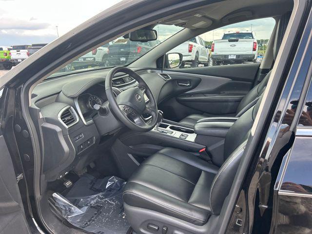 Photo of 2024 Super Black Nissan Murano