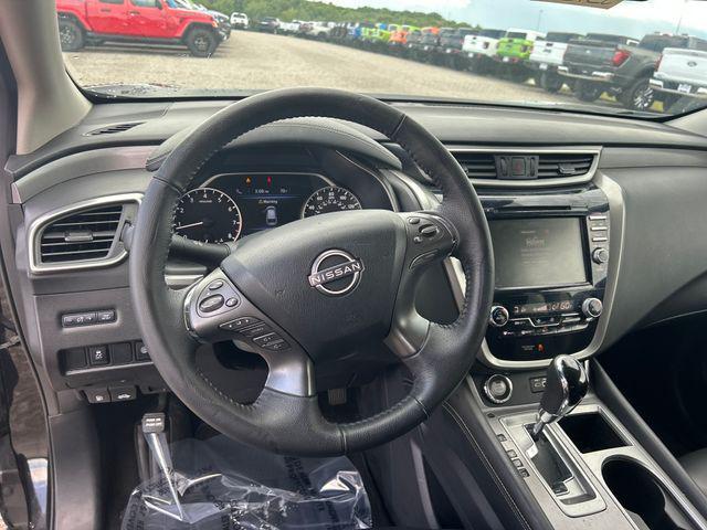 Photo of 2024 Super Black Nissan Murano