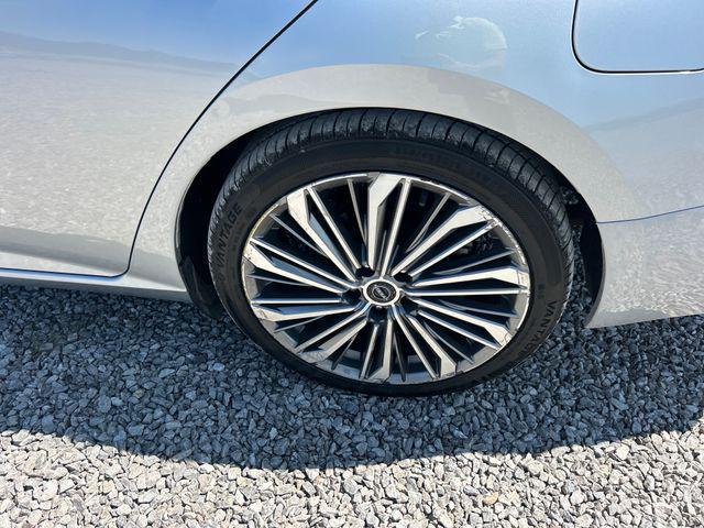 Photo of 2023 Brilliant Silver Metallic Nissan Altima