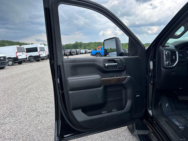 Photo of 2021 Onyx Black GMC Sierra 2500
