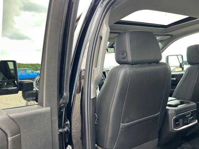 Photo of 2021 Onyx Black GMC Sierra 2500